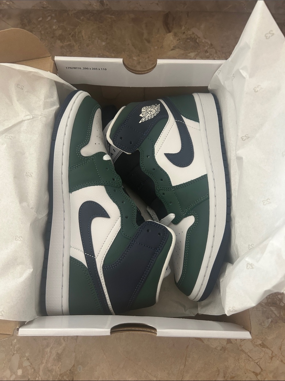 Nike Women's High-Top Air Jordan one @IDSE size 8 brand new box
